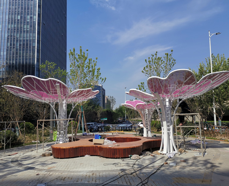 不銹鋼鏤空樹雕塑(圖4)