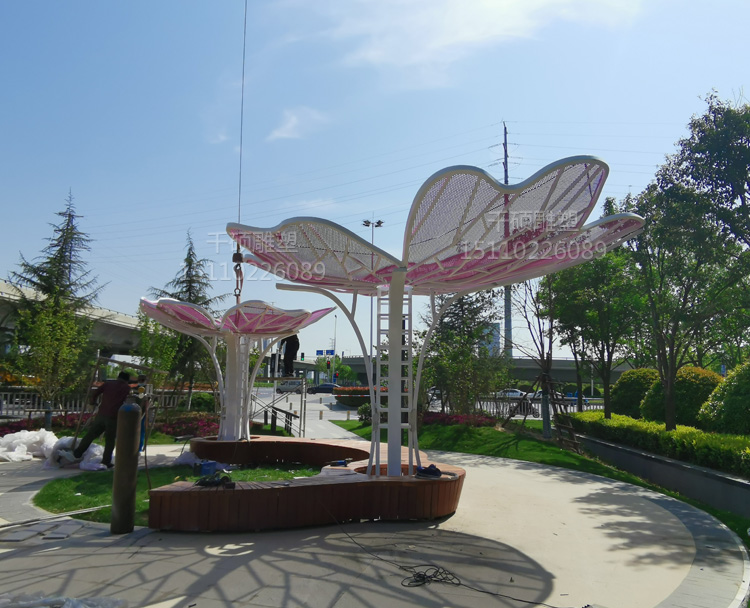 不銹鋼鏤空樹雕塑(圖2)